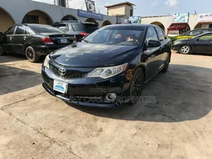 Toyota Camry XLE 4dr Sedan (2.5L 4cyl 6A) 2012 Gray