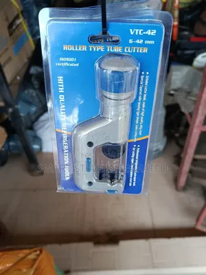 Vtc-42 Roller Type Tube Cutter.