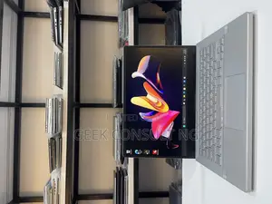Laptop Asus ROG Zephyrus G14 16GB AMD Ryzen 9 SSD 1T