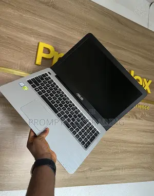 Laptop Asus R558UF 12GB Intel Core I5 HDD 1T