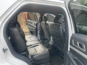 Ford Explorer Platinum 4dr 4x4 (3.5L 6cyl 6A) 2017 White