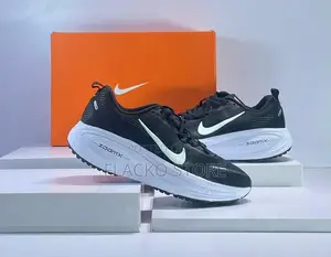 Original Nike Vomero 18 Running Sneakers