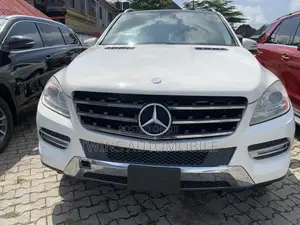 Mercedes-Benz M Class ML350 4MATIC 4dr SUV AWD (3.5L 6cyl 7A) 2014