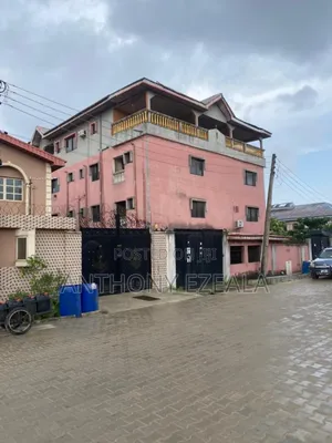 3bdrm Block of Flats in Of Granmate, Ago Palace for sale