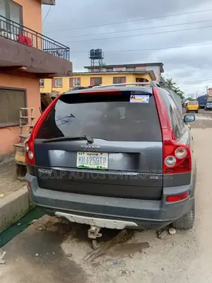 Neatly Used Volvo Xc90 2005 With A.C