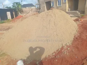 White Plaster Sand and Sharp Sand