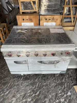 6 Burners Cooker With Oven