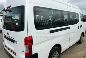 Nissan Caravan (Urvan) 2022 White