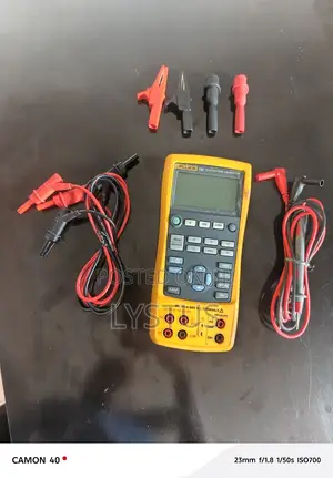 Fluke 724 Temperature Calibrator