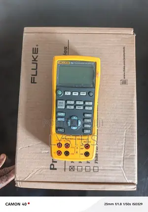 Fluke 724 Temperature Calibrator