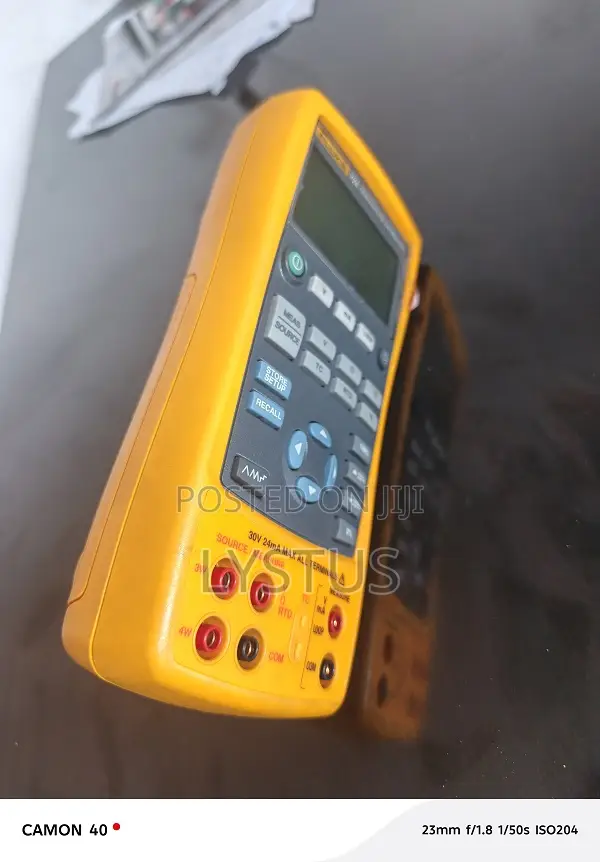 Fluke 724 Temperature Calibrator