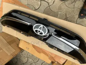 Front Grille Toyota Urban Cruiser