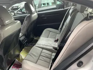 Lexus ES 2016 Silver