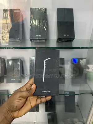 New Samsung Galaxy S25 128 GB