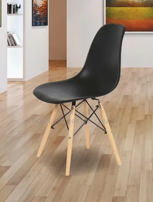 Modern Plastic Dining Chair With Wooden Legs