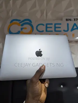 Laptop Apple MacBook Pro 2020 M1 8GB Apple M1 SSD 256GB