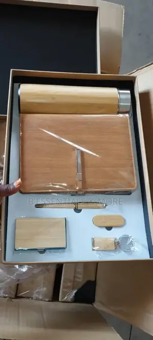 Bamboo Gift Set With Key Chain.