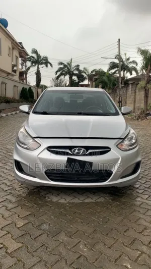 Hyundai Accent 2012 Silver