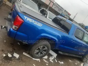 Fiber Folding Boot Cover for Toyota Tacoma Long Flem New Model
