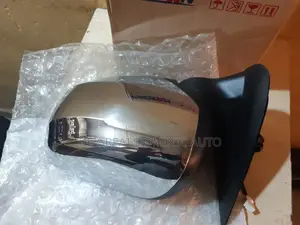 One Pc of Side Mirror for Mitsubishi L200 New Model