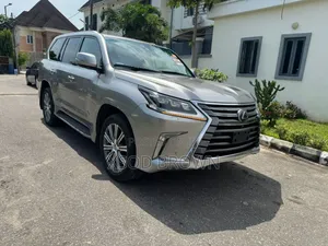 Lexus LX 570 (5 seats) AWD 2017 Gold