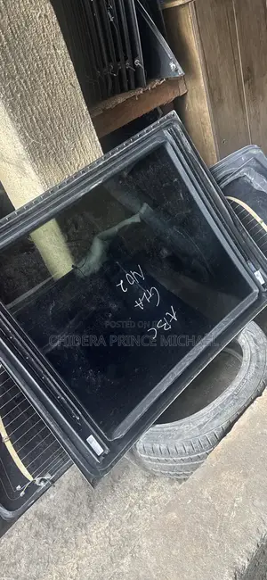 Center One Roof Glass for Gla250
