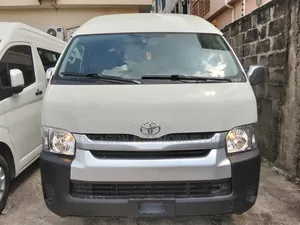 Toyota HiAce 2016 White