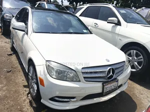 Mercedes-Benz C300 Luxury Sedan RWD (3.0L 6cyl 7A) 2010 White