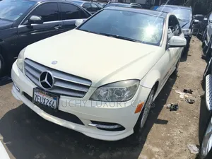 Mercedes-Benz C300 Luxury Sedan RWD (3.0L 6cyl 7A) 2010 White