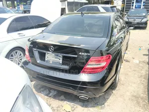 Mercedes-Benz C300 Luxury 4Matic Sedan AWD (3.5L 6cyl 7A) 2013 Black