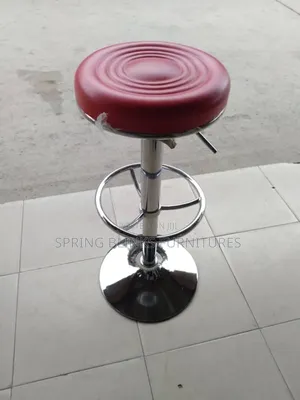 Eergonomic Standard Barstool