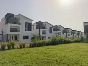 5bdrm Duplex in Bilaad Estate, Life Camp for rent
