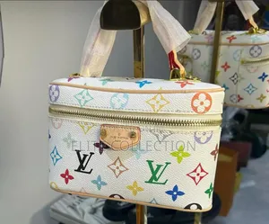 Original Luxury Louis Vuitton Bag Color as Displayed