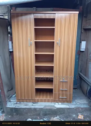 Wardrobe 4feet