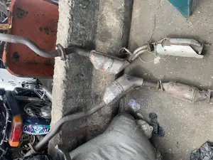 Complete Catalyst Converter Nissan Xterra 2000-2004 Model Tokunbo