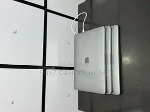 Laptop Apple MacBook Pro 2020 16GB Intel Core i5 SSD 500GB