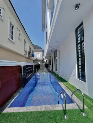 5bdrm Duplex in Ikota for sale
