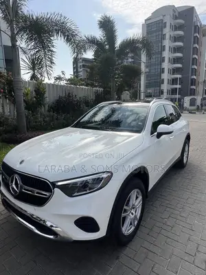 Mercedes-Benz GLC-Class GLC 300 2025 White