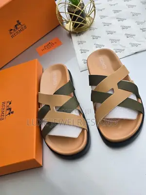 High Quality Luxury Pam Slippers/Sandals for Men, Available in Sizes