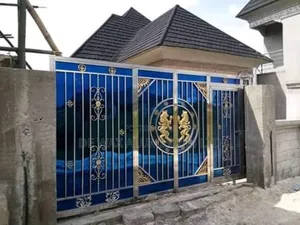 Royal Stainless Gate