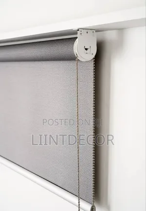 Automated Roller Shade With Remote