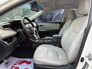 Toyota Avalon XLE Premium 4dr Sedan (3.5L 6cyl 6A) 2014 White