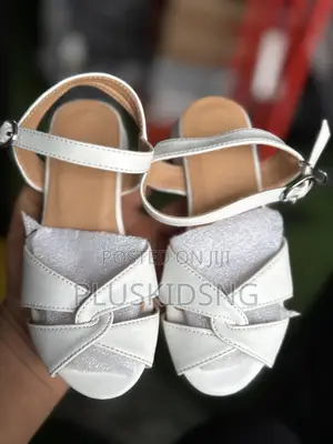 Princess Girls White Sandals (Size 26)