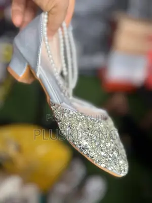 Girls Prince Shoe (Size 34)