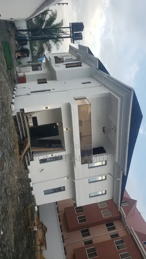 Oluwajuyinlo Masters Touch Professional House Paintin Interior Design