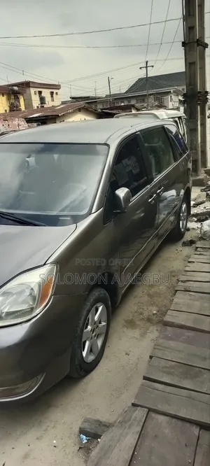 Toyota Sienna LE AWD 2006 Gray
