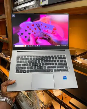 Laptop HP ZBook Studio G8 32GB Intel Core I7 SSD 1T