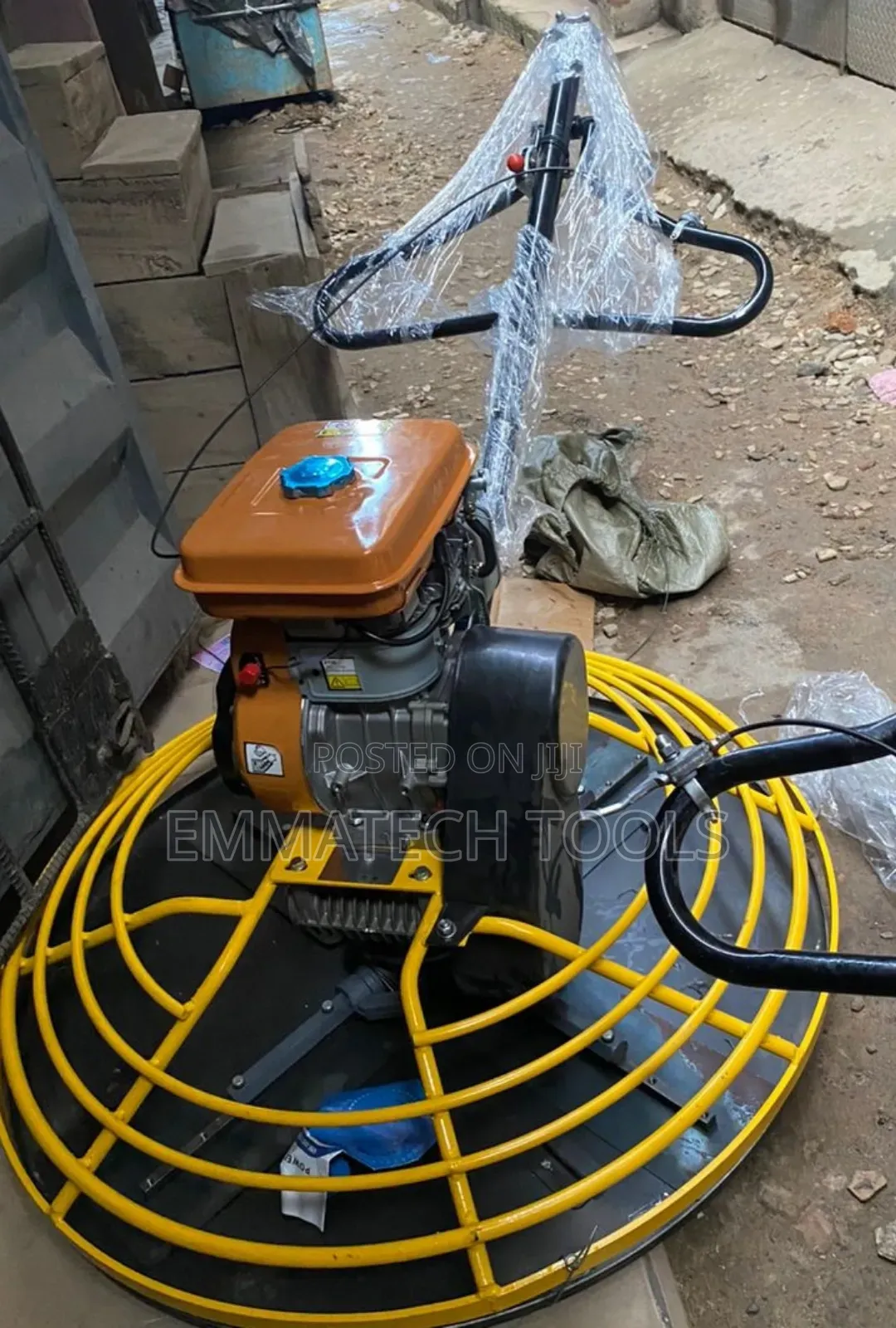 Comox Power Trowel Machine