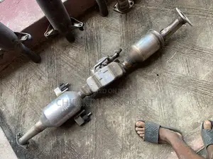 2022 Toyota Corolla 2.O Hybrid Catalytic Converter
