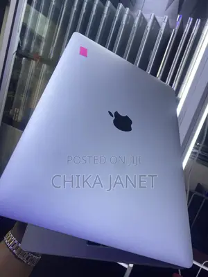 Laptop Apple MacBook Pro 2020 8GB Intel Core I7 SSD 512GB